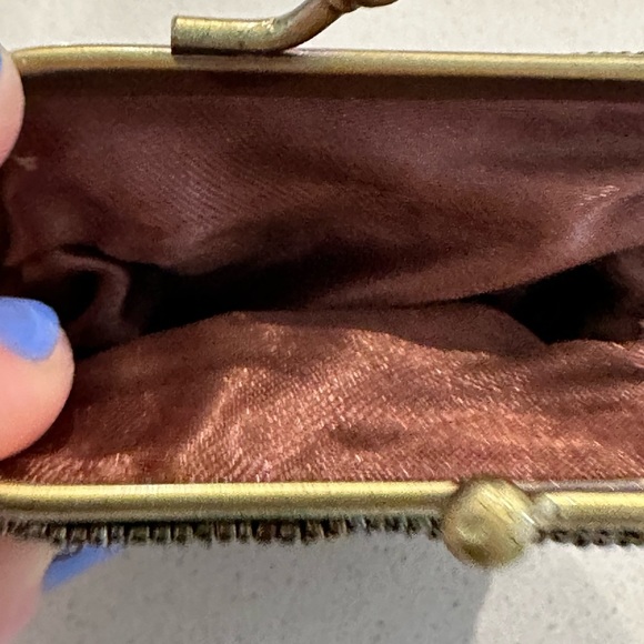 Adorable vintage beaded change purse in great used condition - Picture 3 of 12